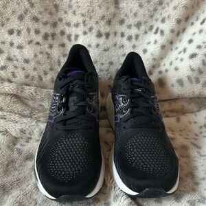 New Balance Black and Purple Athletic Shoes